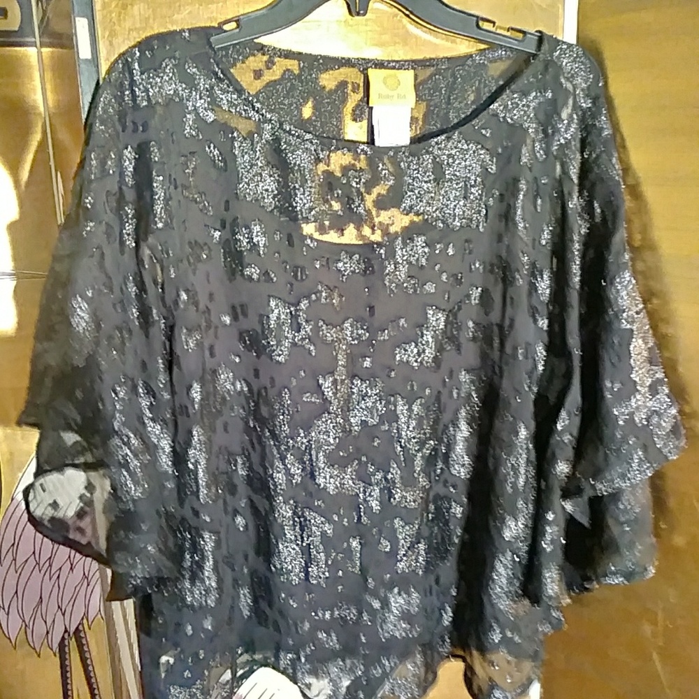 Ruby Rd top. - Picture 4 of 4